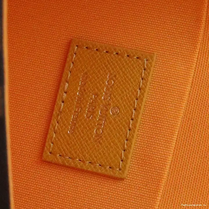 Fashionrepsfam ru 2210DJ0004 Bag LV 0601